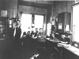 Station-Central Islip-Int-1928.jpg (53994 bytes)